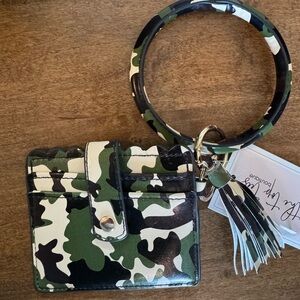 Camouflage Wristlet Wallet with Keychain